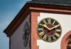 Les_horloges_murales_modernes:_tendances_et_idées_déco